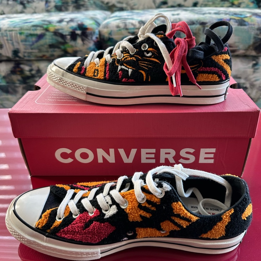 Converse Chuck Taylor All Star 70s Ox Undefeated Varsity Jacket